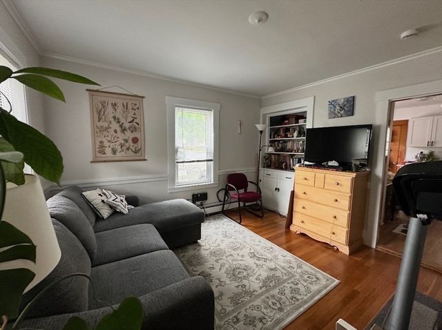 27 Mount Vernon St 2, Reading, MA 01867