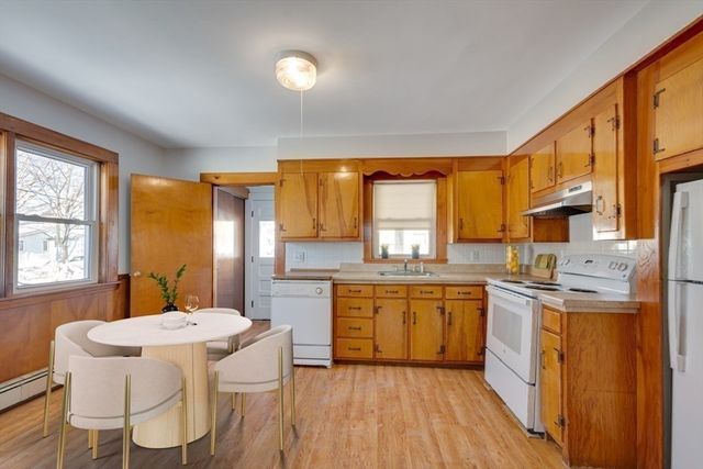 27 Mount Vernon St 2, Reading, MA 01867