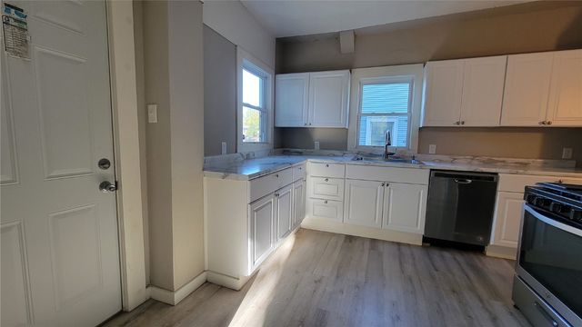 1020 A Avenue NW, Cedar Rapids, IA 52405