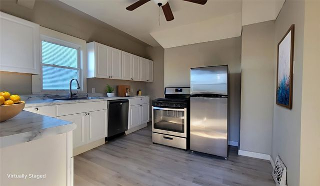 1020 A Avenue NW, Cedar Rapids, IA 52405