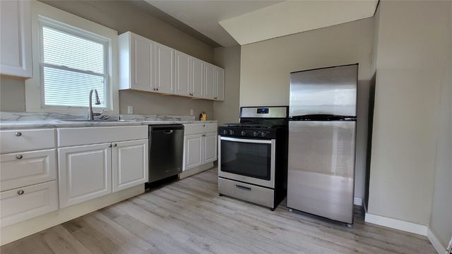 1020 A Avenue NW, Cedar Rapids, IA 52405