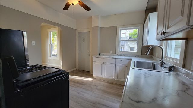 1020 A Avenue NW, Cedar Rapids, IA 52405