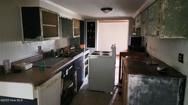 6533 Caratoke Highway, Grandy, NC 27939