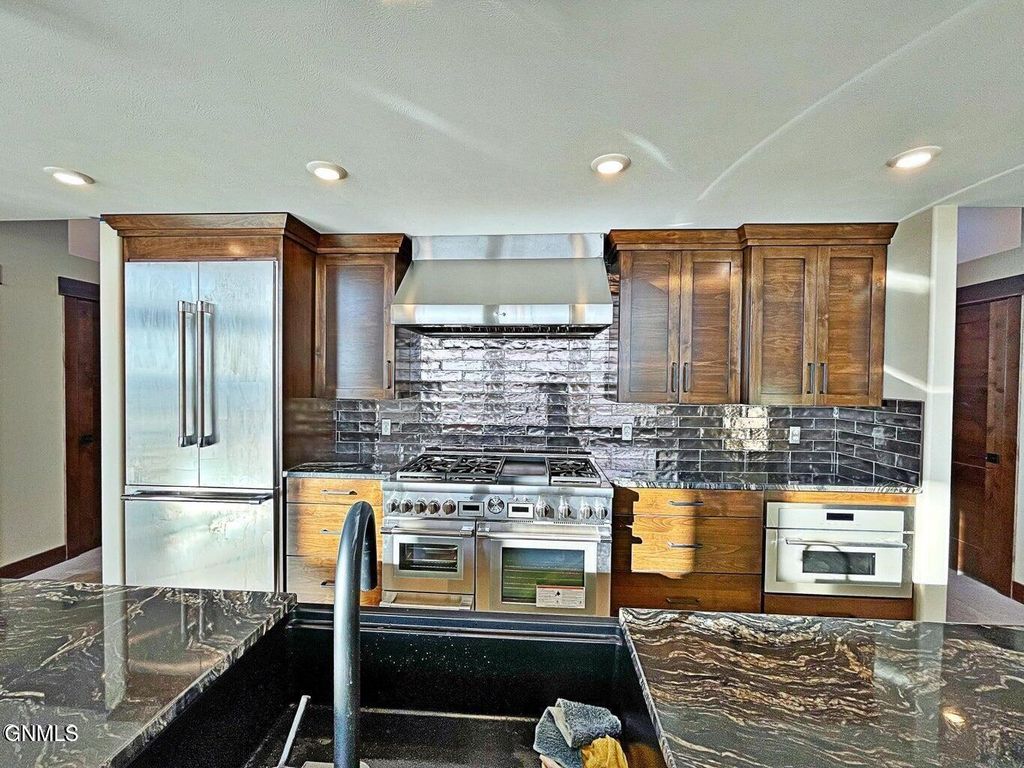 14044 48th Street NW, Williston, ND 58801 photo 19