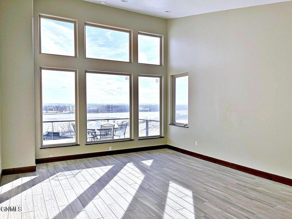 14044 48th Street NW, Williston, ND 58801 photo 24