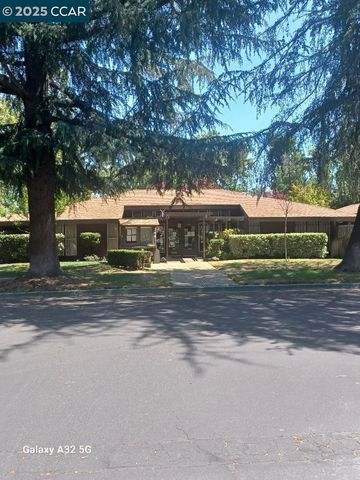5496 Roundtree Dr D, Concord, CA 94521