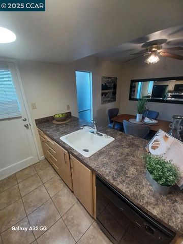 5496 Roundtree Dr D, Concord, CA 94521
