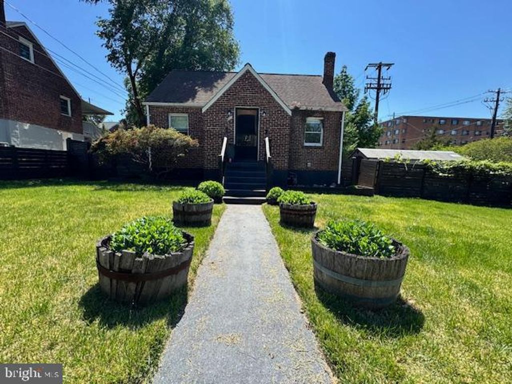801 COX AVE, Hyattsville, MD 20783