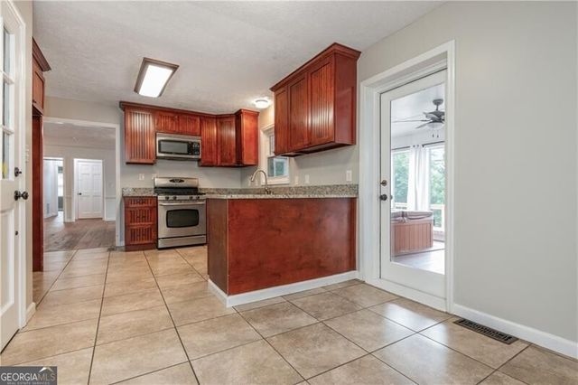 1440 Kennesaw Due West Road NW, Kennesaw, GA 30152