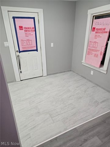 159 Piccadilly Street, Campbell, OH 44405