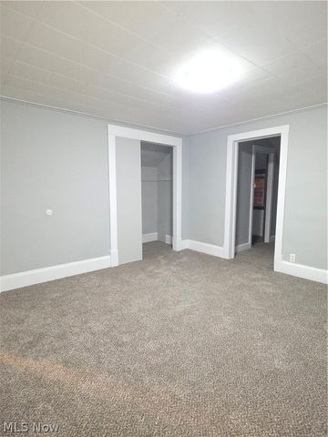 159 Piccadilly Street, Campbell, OH 44405