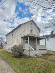 159 Piccadilly Street, Campbell, OH 44405