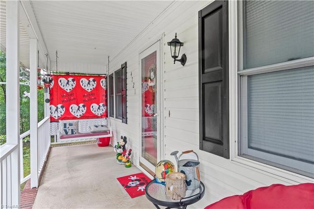4721 Whisper Oak Drive, Trinity, NC 27370