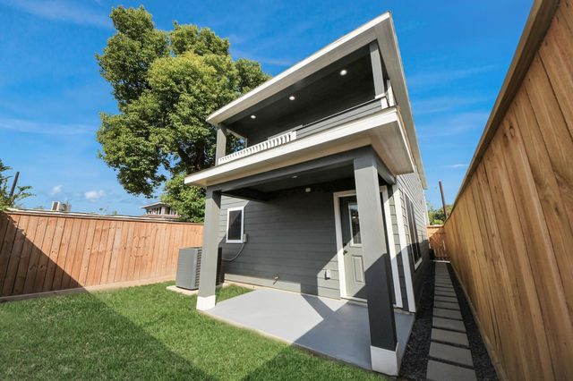 6910 J W Peavy Drive, Houston, TX 77011