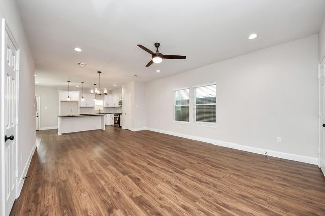 6910 J W Peavy Drive, Houston, TX 77011