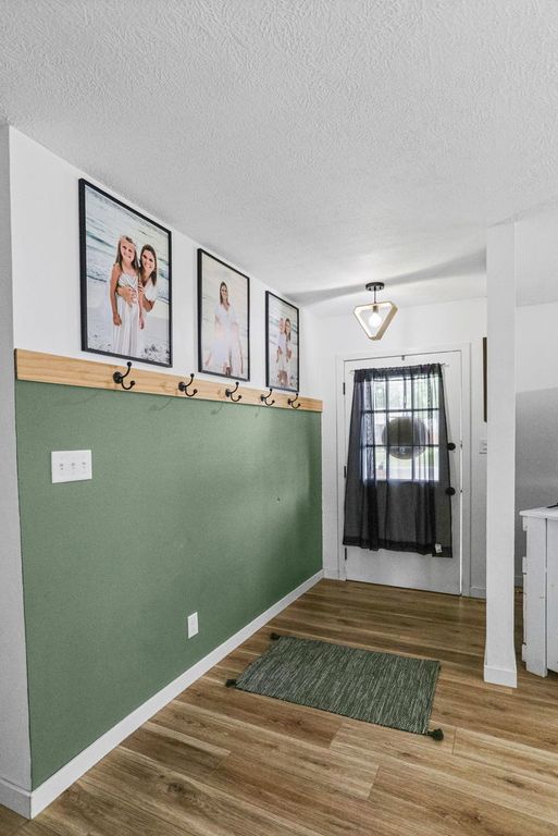 Image 10 of property listing at 742 N Reel Avenue, Salem, IL 62881