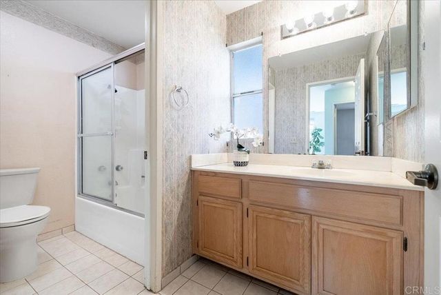 1320 Palomar Place, Vista, CA 92084