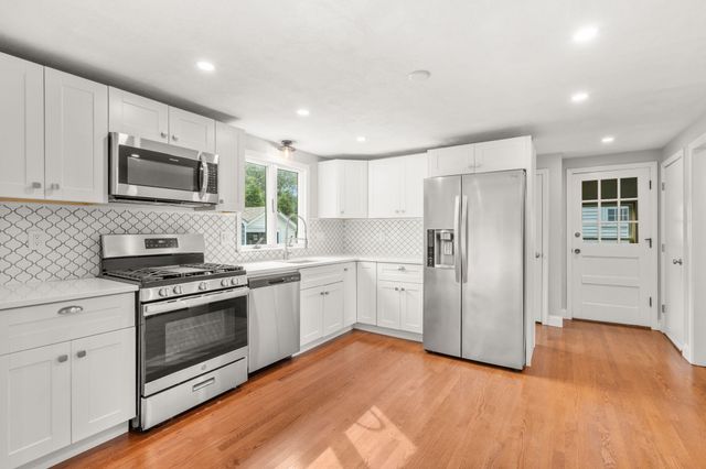 54 Furnace Brook Pkwy, Quincy, MA 02169