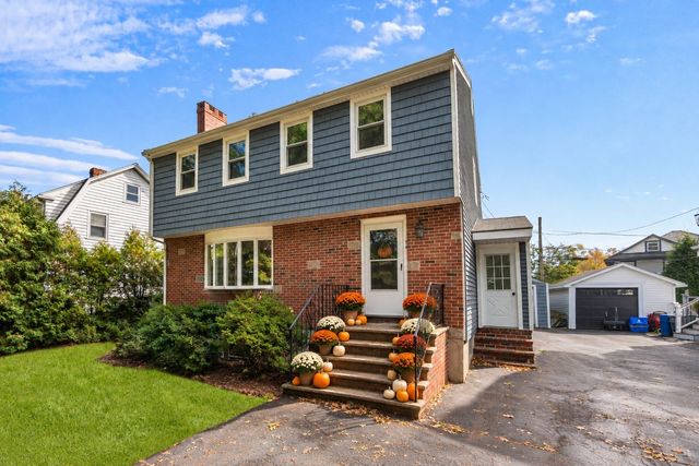 54 Furnace Brook Pkwy, Quincy, MA 02169