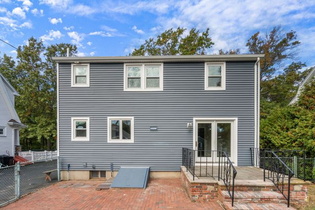 54 Furnace Brook Pkwy, Quincy, MA 02169