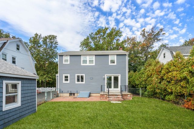 54 Furnace Brook Pkwy, Quincy, MA 02169