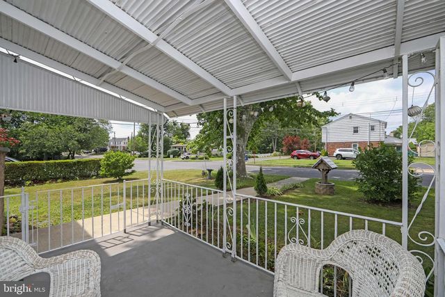 2400 GRAND AVE, Holmes, PA 19043