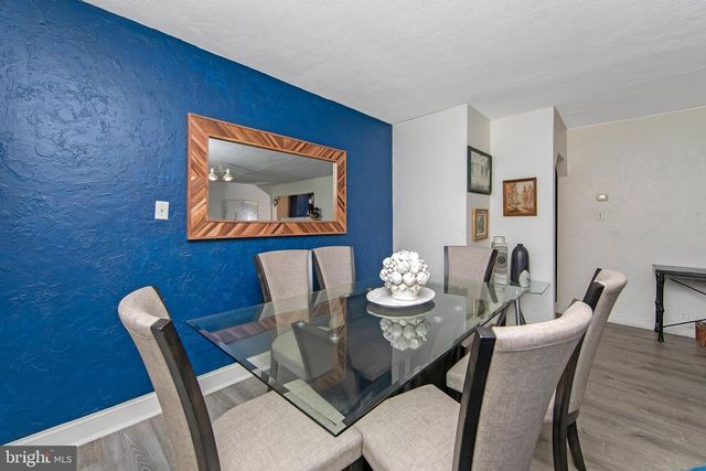 2400 GRAND AVE, Holmes, PA 19043