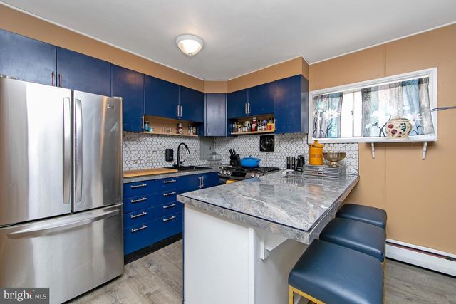 2400 GRAND AVE, Holmes, PA 19043