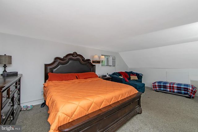 2400 GRAND AVE, Holmes, PA 19043