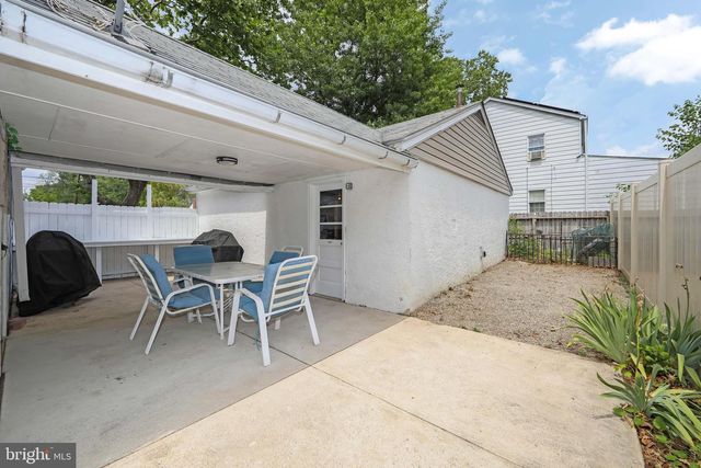 2400 GRAND AVE, Holmes, PA 19043