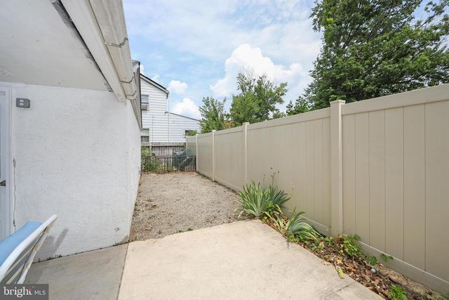 2400 GRAND AVE, Holmes, PA 19043