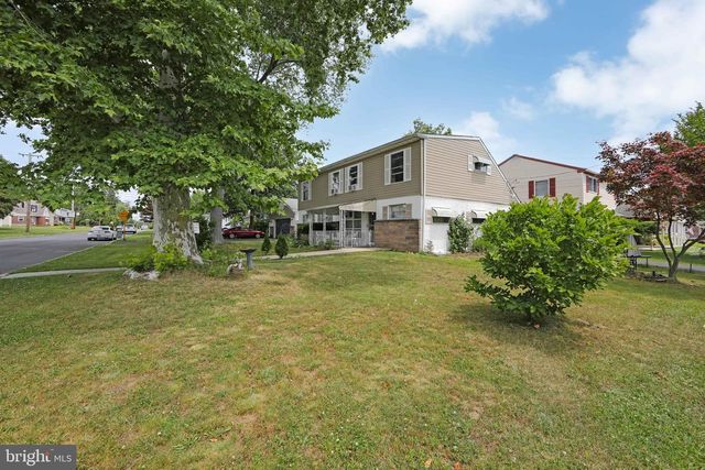 2400 GRAND AVE, Holmes, PA 19043