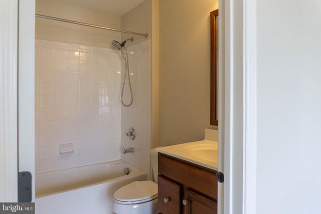 42829 PAMPLIN TER, Chantilly, VA 20152