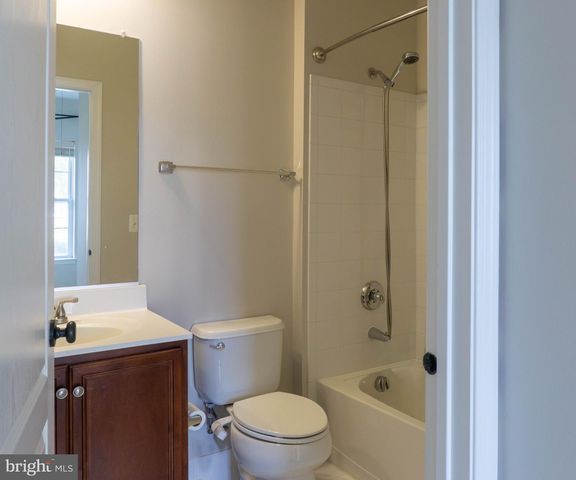 42829 PAMPLIN TER, Chantilly, VA 20152