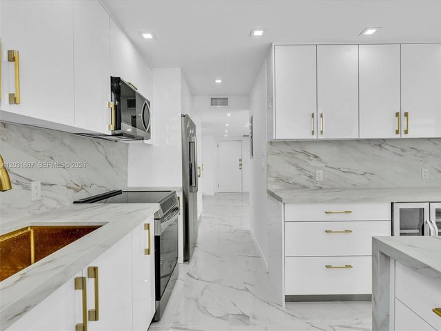 230 174th Street 712, Sunny Isles Beach, FL 33160