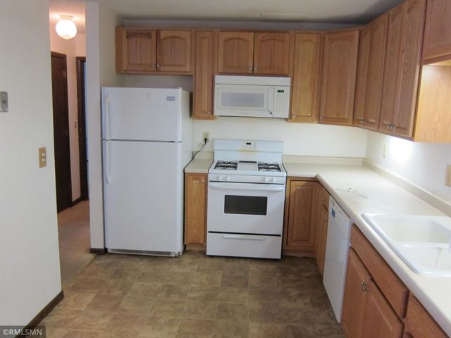 4004 Foss Road 102, Saint Anthony, MN 55421