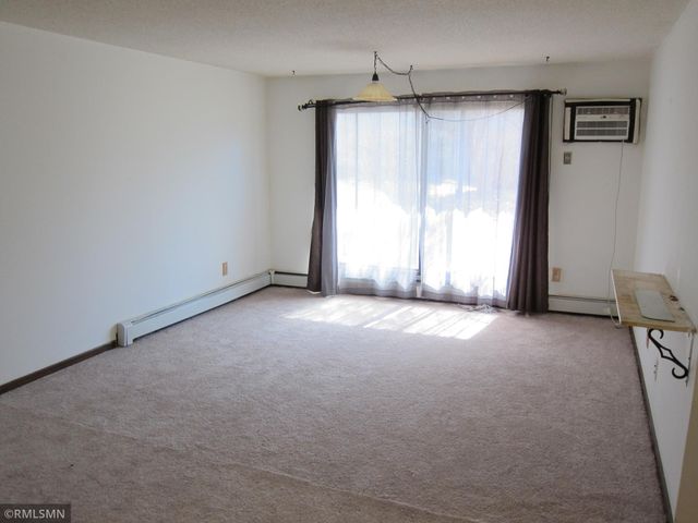 4004 Foss Road 102, Saint Anthony, MN 55421