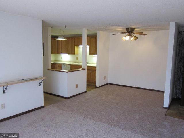 4004 Foss Road 102, Saint Anthony, MN 55421