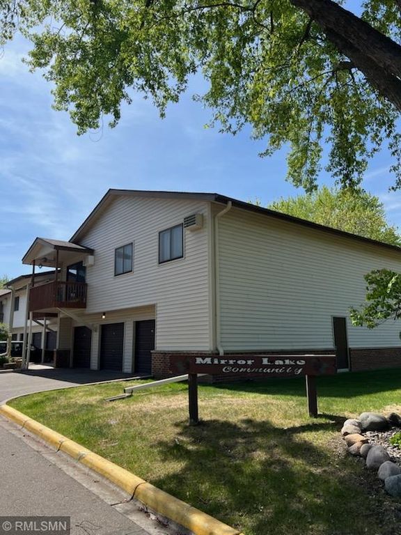 4004 Foss Road 102, Saint Anthony, MN 55421
