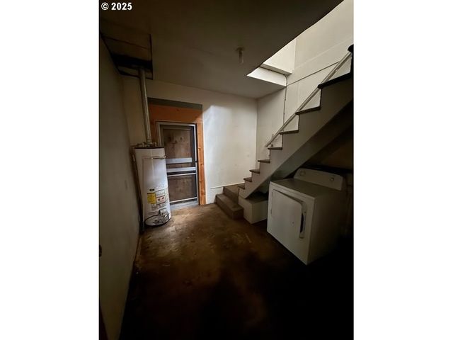 1638 Se MILL St, Roseburg, OR 97470