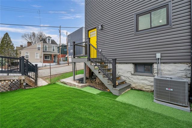 5115 Poe Way, Lawrenceville, PA 15201