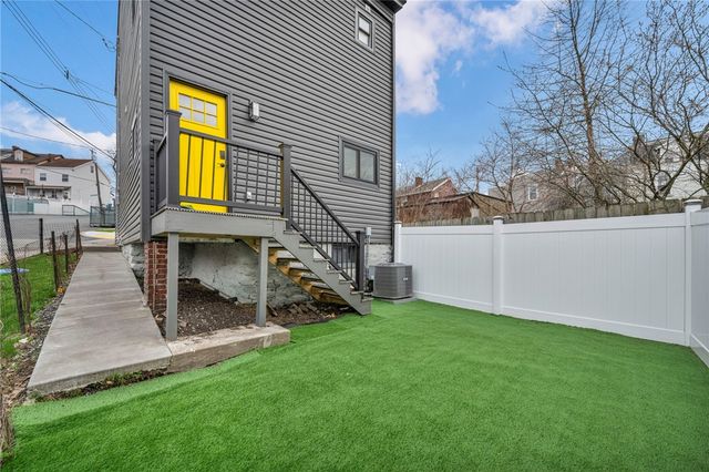 5115 Poe Way, Lawrenceville, PA 15201