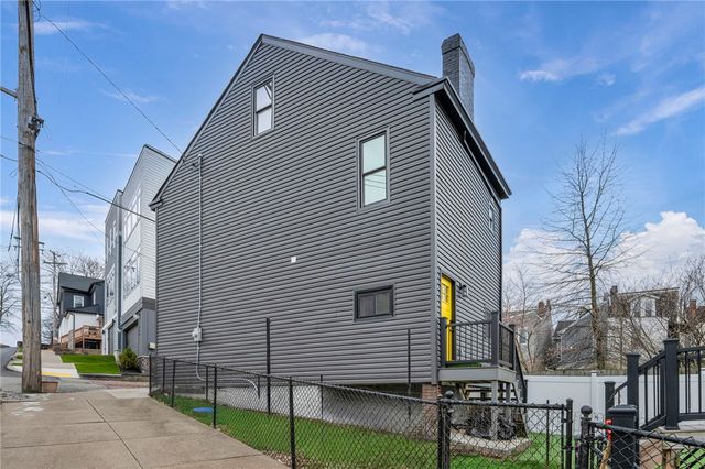 5115 Poe Way, Lawrenceville, PA 15201