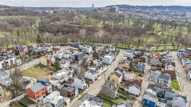 5115 Poe Way, Lawrenceville, PA 15201