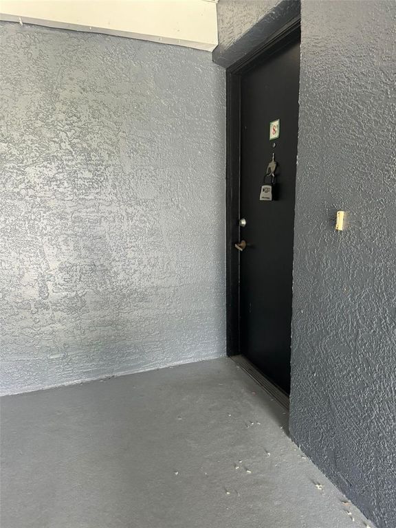 Image 2 of property listing at 4227 PERSHING POINTE PLACE 8, Orlando, FL 32822