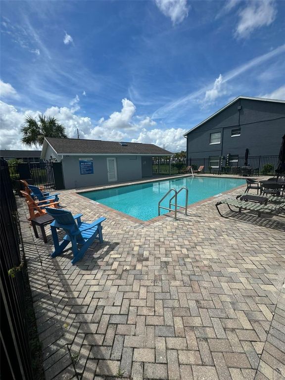 Image 28 of property listing at 4227 PERSHING POINTE PLACE 8, Orlando, FL 32822