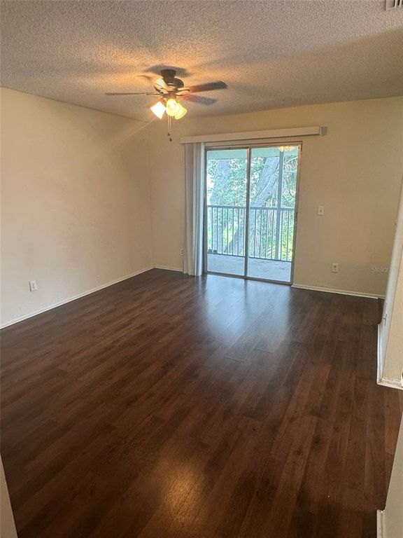 Image 5 of property listing at 4227 PERSHING POINTE PLACE 8, Orlando, FL 32822