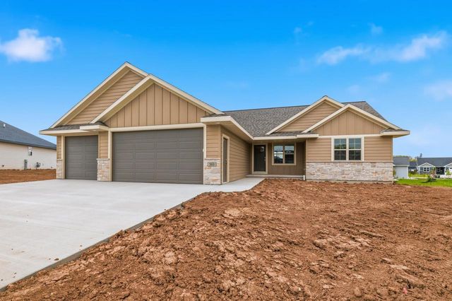 569 EMERALD ISLE COURT, Wrightstown, WI 54180