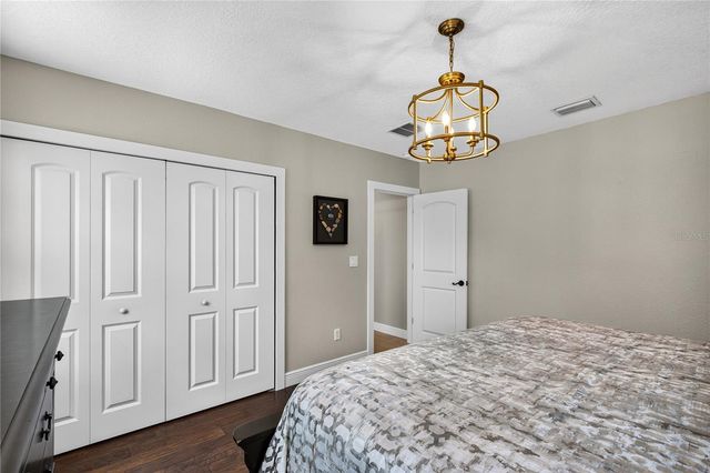 102 N CLAYTON STREET, Mount Dora, FL 32757