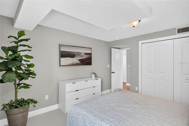 102 N CLAYTON STREET, Mount Dora, FL 32757